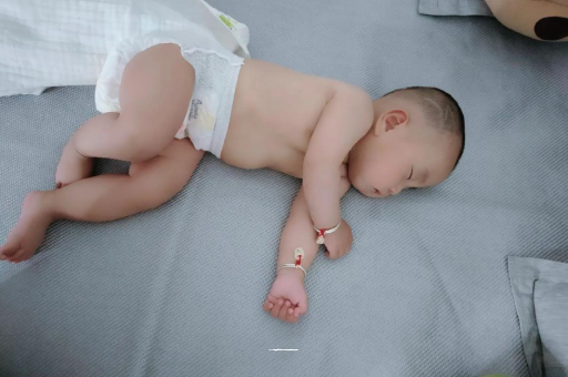 东方宝宝鼻子不通气