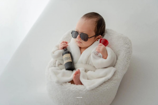 东方宝宝嘴唇上翘