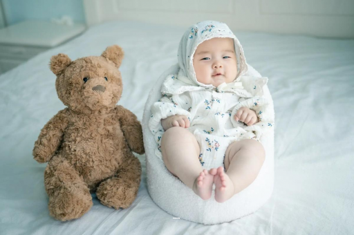 东方宝宝多大可以喝纯牛奶